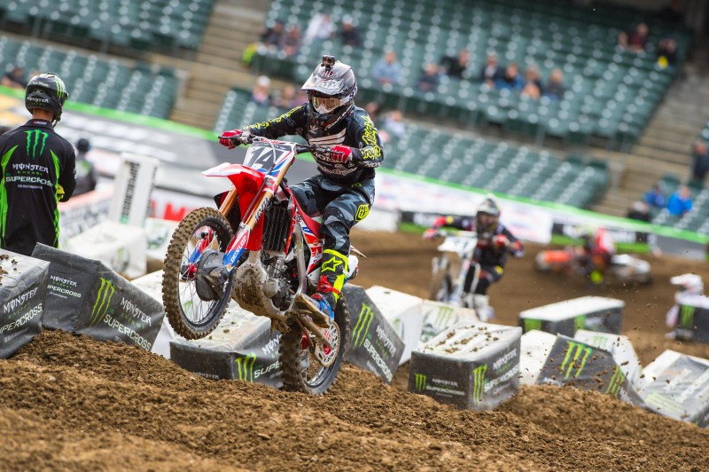 Seely Finishes Sixth in Oakland