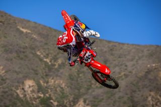 26 Hunter Lawrence_action 123