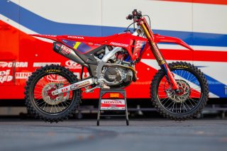 Team Honda HRC Progressive_2