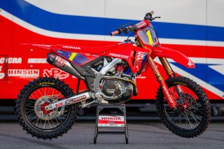 Team Honda HRC Progressive_3