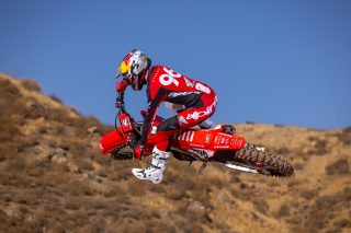 25 Honda HRC Progressive_Hunter Lawrence_action 29