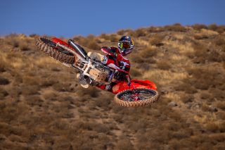 25 Honda HRC Progressive_Hunter Lawrence_action 18