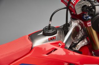 26 Jett Lawrence CRF450RWE_details 27