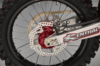 26 Jett Lawrence CRF450RWE_details 30