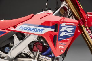 26 Jett Lawrence CRF450RWE_details 13