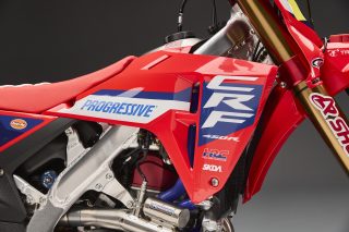 26 Jett Lawrence CRF450RWE_details 17