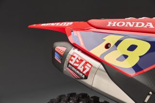 26 Jett Lawrence CRF450RWE_details 19