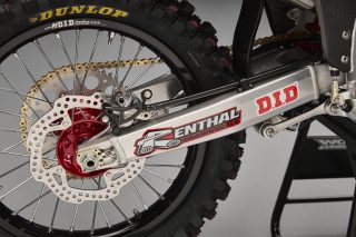 26 Jett Lawrence CRF450RWE_details 32