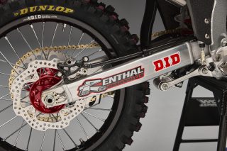 26 Jett Lawrence CRF450RWE_details 34