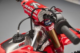 26 Jett Lawrence CRF450RWE_details 35