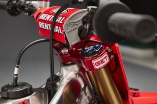 26 Jett Lawrence CRF450RWE_details 38