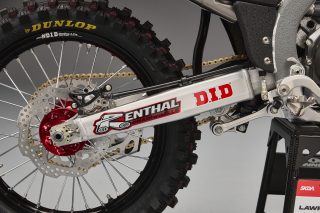 26 Jett Lawrence CRF450RWE_details 43