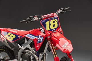26 Jett Lawrence CRF450RWE_details 46