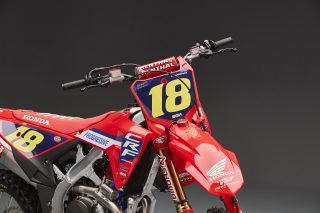 26 Jett Lawrence CRF450RWE_details 47
