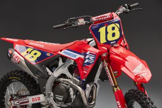 26 Jett Lawrence CRF450RWE_details 48