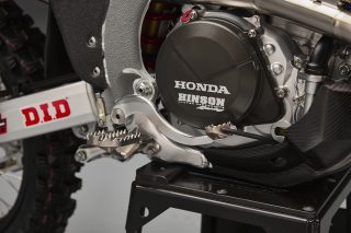 26 Jett Lawrence CRF450RWE_details 59