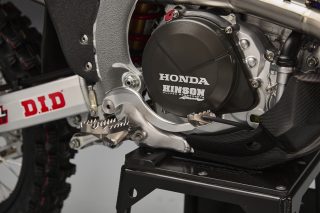 26 Jett Lawrence CRF450RWE_details 60