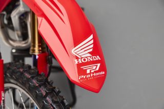 26 Jett Lawrence CRF450RWE_details 63