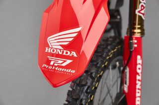 26 Jett Lawrence CRF450RWE_details 64