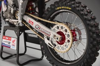 26 Jett Lawrence CRF450RWE_details 70