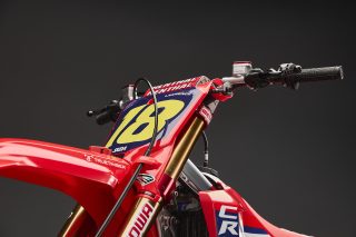 26 Jett Lawrence CRF450RWE_details 80