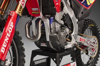 26 Jett Lawrence CRF450RWE_details 84