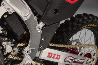 26 Jett Lawrence CRF450RWE_details 86