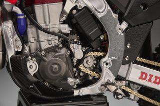 26 Jett Lawrence CRF450RWE_details 88