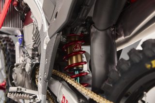 26 Jett Lawrence CRF450RWE_details 92