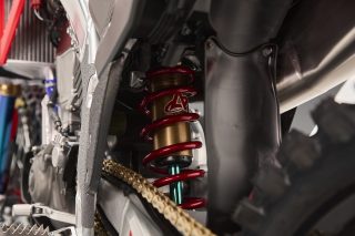 26 Jett Lawrence CRF450RWE_details 95