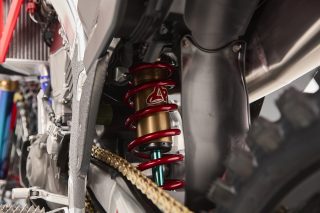 26 Jett Lawrence CRF450RWE_details 96